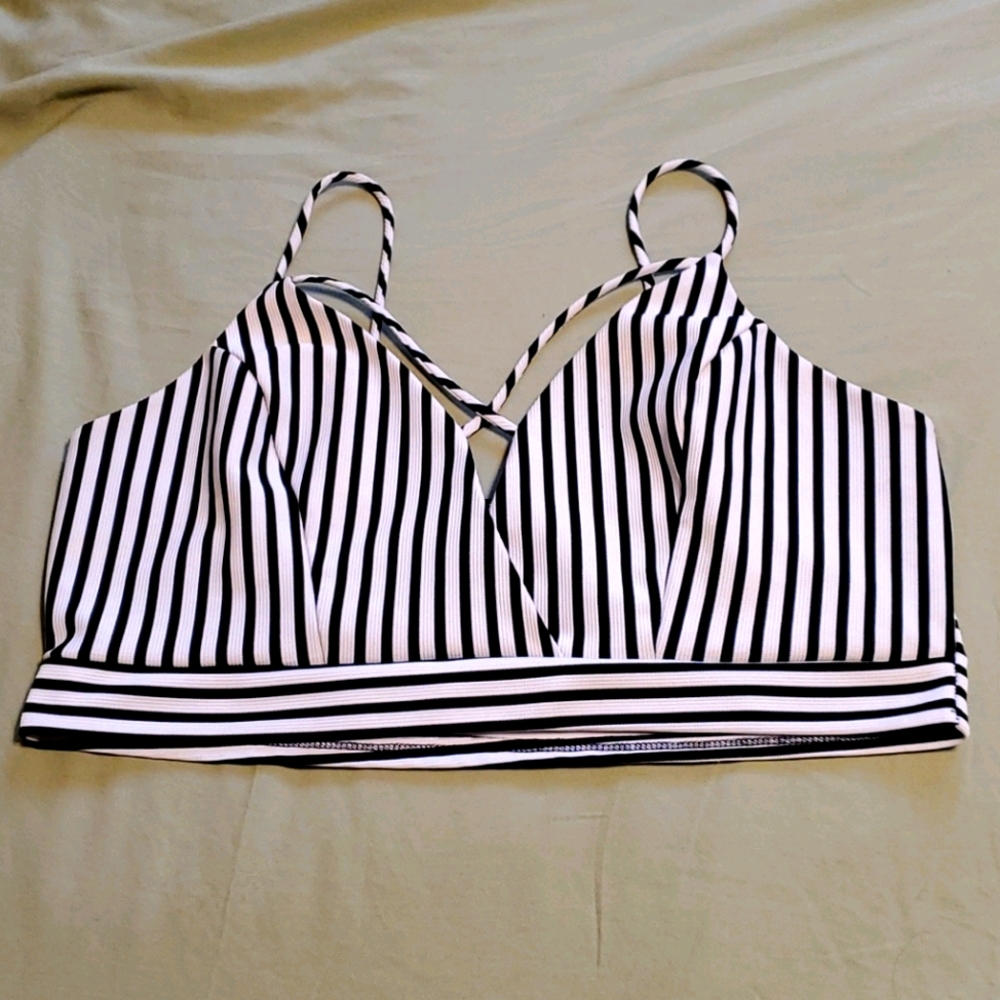 Charlotte Russe Black and white striped crop top